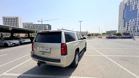 2017 Chevrolet SUBURBAN 照片 8