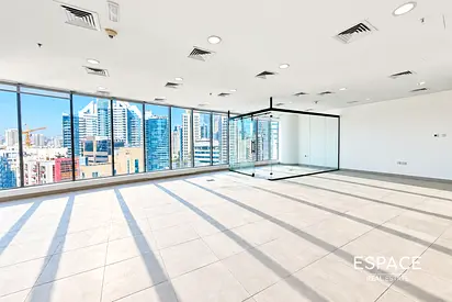 12 Cheques | 3 Parking Spaces | Unfurnished