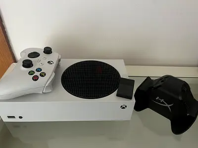 Xbox Series S 512GB + 1TB Storage Card + 1 Controller + Controller Charging Station