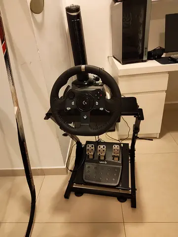 LOGITECH G29 with stand
