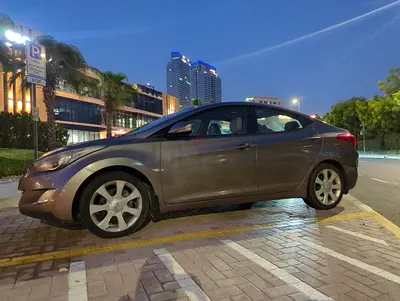 Hyundai Elantra GLS 2012 GCC Specs - Excellent Condition