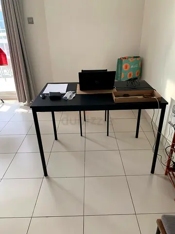 Simple Black Office Desk - 120cm x 60cm (Good Condition)