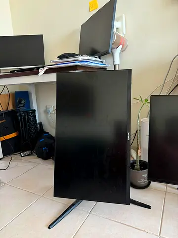 27-inch Samsung Gaming Monitor (vertical/portrait mount) - Good condition