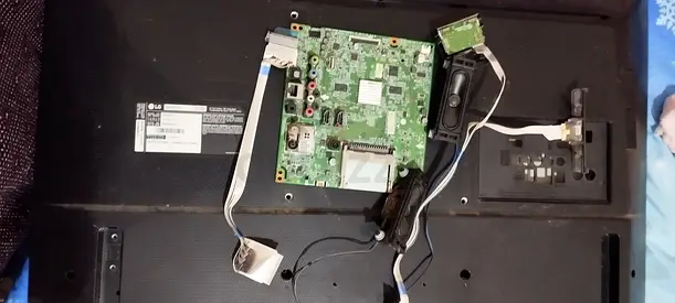 Broken LG LED TV main board and parts (for repair/spares)