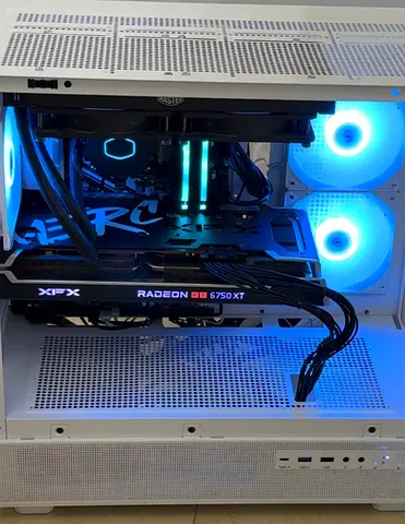 XFX Merc 319 RX 6750XT