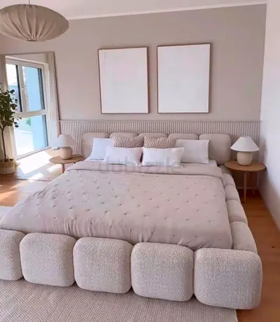 Modern upholstered platform bed with soft boucle frame - King size
