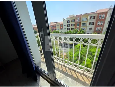 ONe BeDrOOm FoR sell CloSeD To ThE garden Metro StaTiOn wITH BaLcOnEY