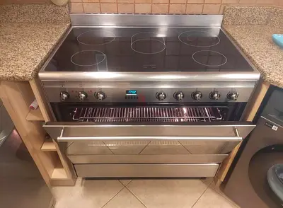 Smeg Stainless Steel Electric Range with Ceramic Hob and Oven