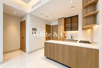 Extra Spaces| Upgraded| Vacant| Pool View