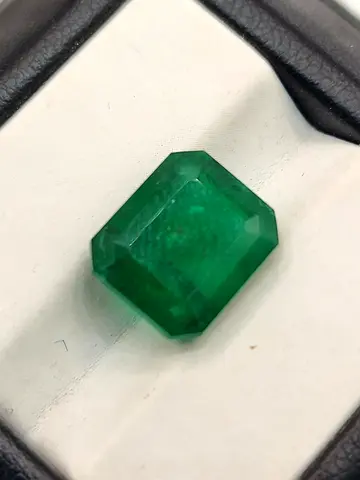 Natural Emerald 7.24 Ct – Emerald Step Cut – With IDL Gem Report