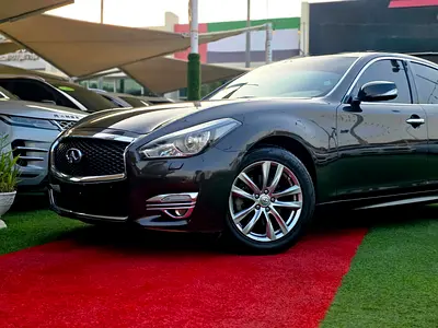 2016 Infiniti Q70 — фото 10