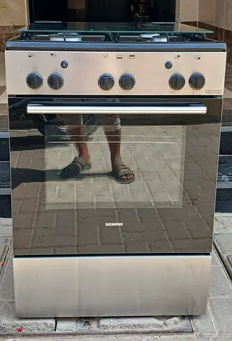 SIEMENS 60x60cm gas cooker with 4burners