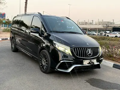Mercedes-Benz V-Class V 250 2023 GCC Specs - Luxury 7-Seater - Pristine Condition