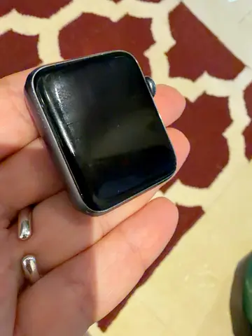 Apple Watch Series 3 GPS, 42 mm, aluminum
With 1 sports band
