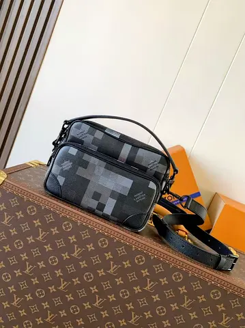 Louis vuitton Nill messenger