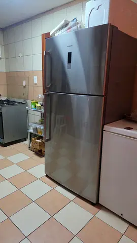 Siemens Stainless Steel Top Freezer Refrigerator - freezer is good condition, lower fridge a bit hot