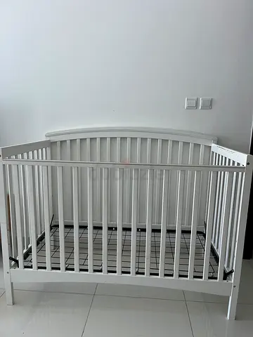 JUNIORS CRIB