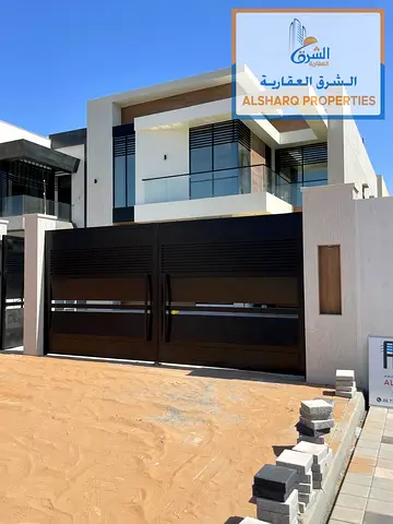 فيلا للبيع في الروضة 3 عجمان – 5 غرف ماستر، مساحة أرض 5,000 قدم مربع، تشطيب جاهز للسكن، شاملة التكييف والماء والكهرباء