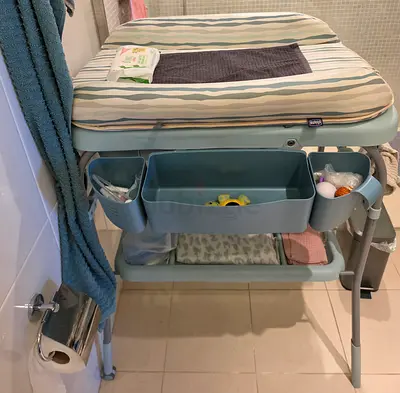 Chicco cuddle and bubble changing table