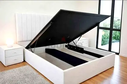 New White Ottoman Storage Bed with Lift-Up Base - King Size