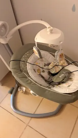 Gently used electric baby rocker/swing with mobile and soft seat Joie serina