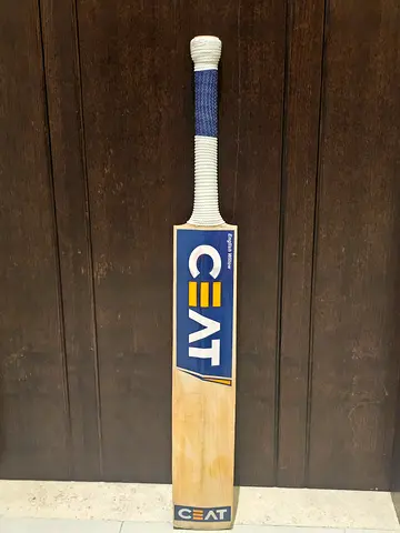 Cricket Bat@ 700 AED