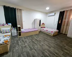 Ladies bed space for rent in Jumeirah 1