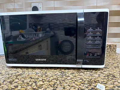 Samsung Microwave (RRP 425 AED)