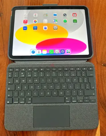 iPad a16 has128 gb with keyboard and original charger also with box and 95% battery
