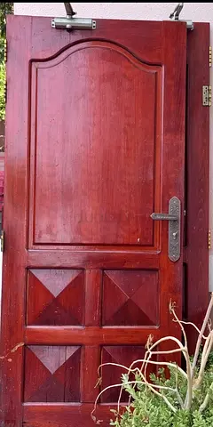 Solid Wood Entrance Door with Handle and Closer