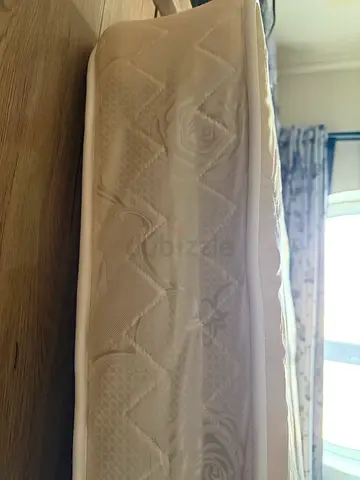 Good condition single mattress - firm support, barely used