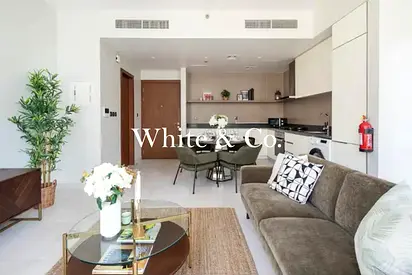 Modern | Marina Views | Prime Location
