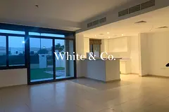 BACKING TO POOL AND PARK |WELL MAINTAINED