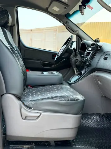 2014 Hyundai H1 photo 11