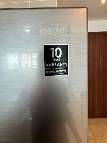 Samsung refrigerator - good condition, 10 year inverter warranty