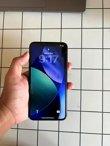 iPhone 11 Pro Max - Good Condition, Unlocked (Black)