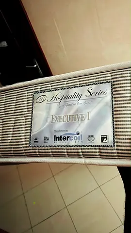Intercoil Executive I mattress - D. Hospitality Series, good condition