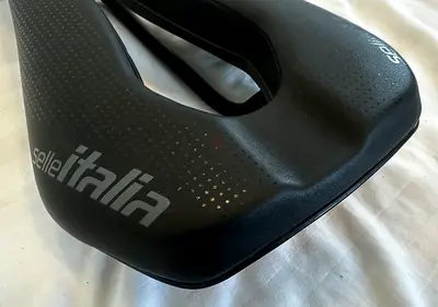 Selle Italia WATT Superflow bike saddle
