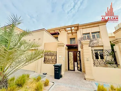 Premium 4BD Villa Private Pool + Backyard +Parking