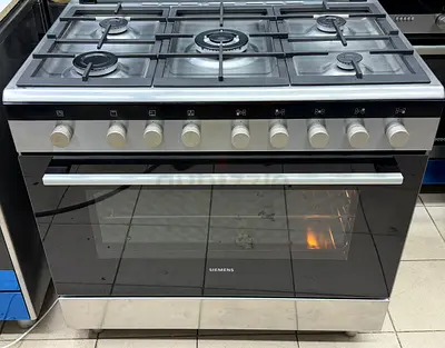 Siemens 90cm Stainless Steel Gas Range with Oven - Good Condition
