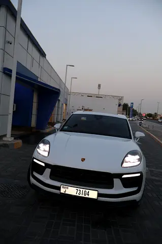 Porsche Macan Standard full options w/ Assisted Driving