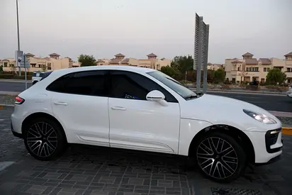 صورة 3 لـ 2023 Porsche MACAN