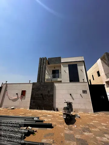 فيلا بواجهة حجر للبيع في الزاهية، عجمان | 4 غرف ماستر | مجلس وصالة | أرض 3,014 قدم² | جاهزة للسكن | 1,500,000 درهم