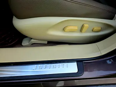2016 Infiniti Q70 — фото 16