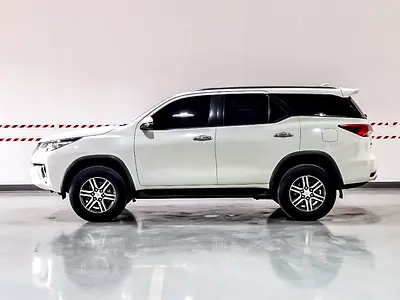 2019 Toyota FORTUNER 照片 5