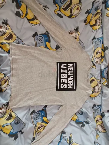 Light grey long-sleeve T-shirt with 'New York Vibes' print - size approx M