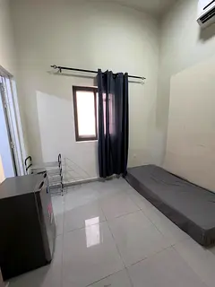 Master bedroom available in Al Barsha South 2 (nearby Dubai Science Park) NO COMMISSION