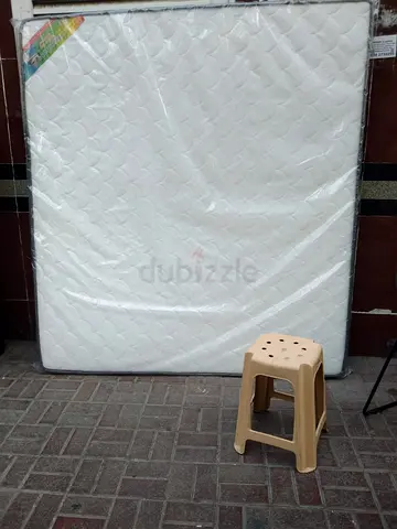 King size 180x200cm mattress.  Same day delivery available