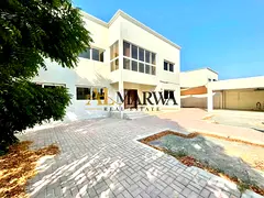 Spacious 3BR Villa Modern ready to move in good price