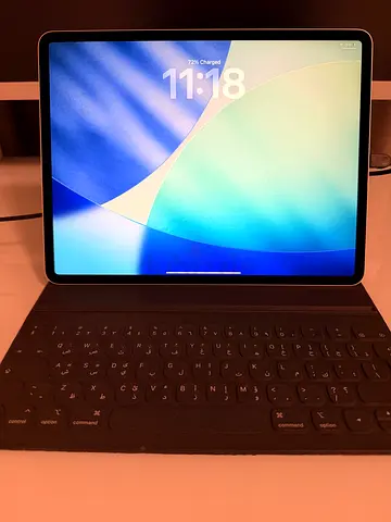 iPad Pro 12.9” 3rd Gen 256GB Wi-Fi + Apple Smart Keyboard Folio
